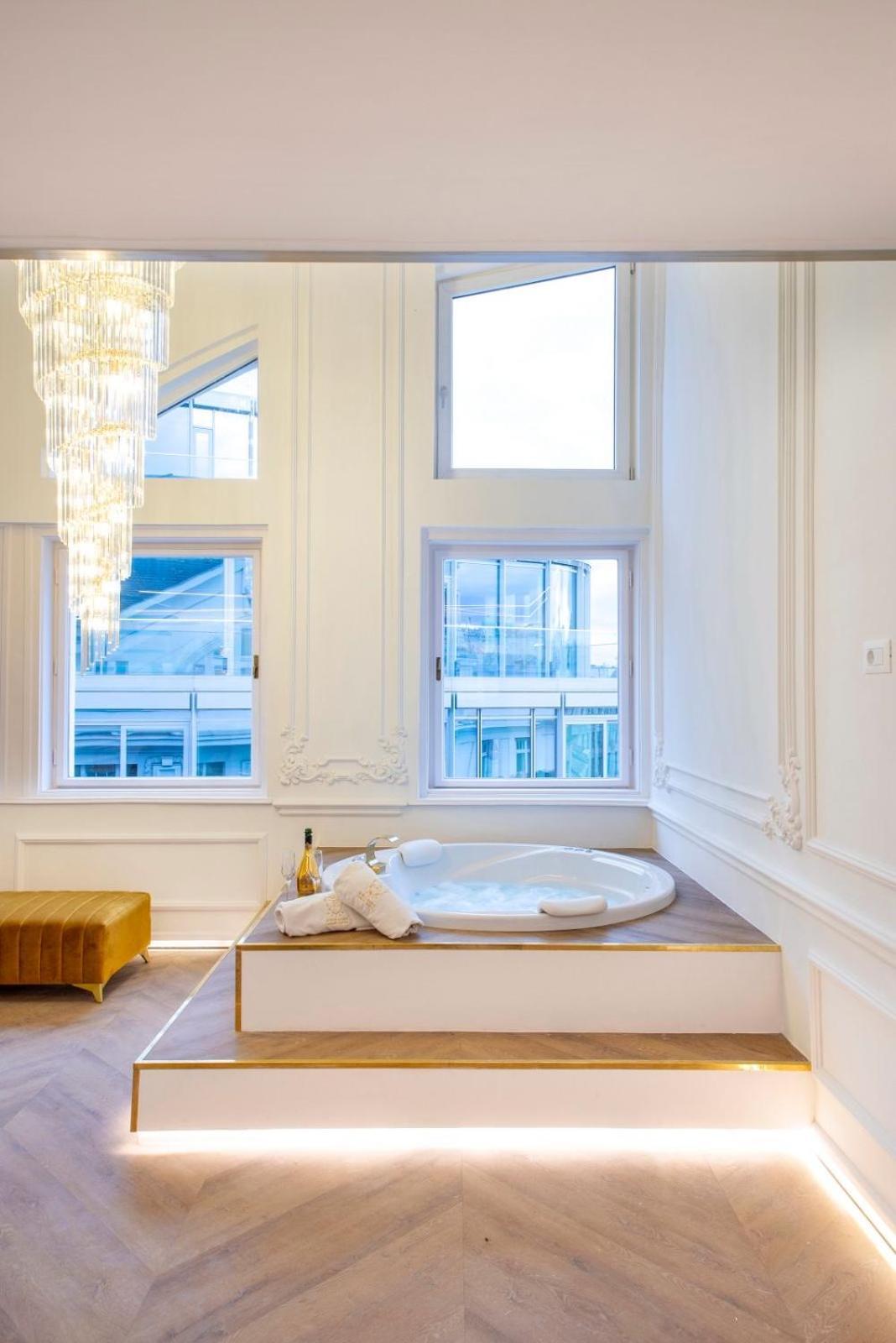 Jacuzzi Royal Suite Budapest Exterior foto